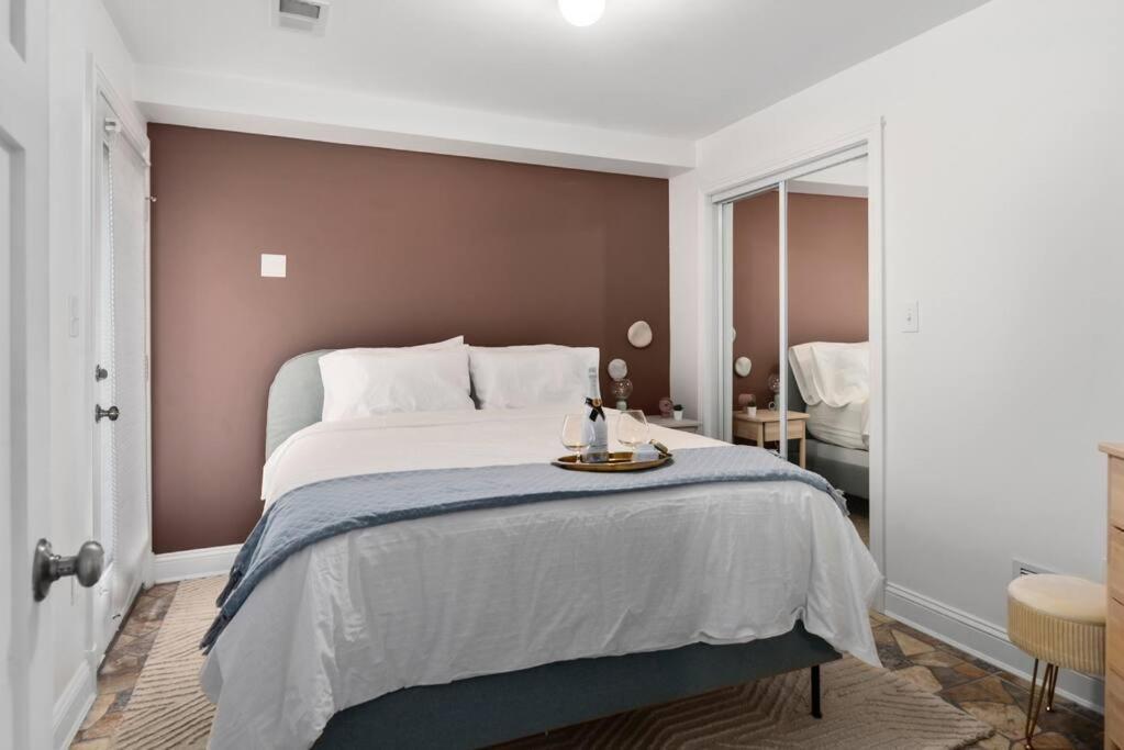 Upscale 2Br Apartment With Patio ワシントン エクステリア 写真